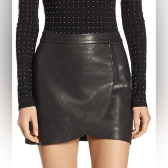 NEW! ALICE + OLIVIA “LENNON”LEATHER MINI SKIRT IN BLACK Sz 2